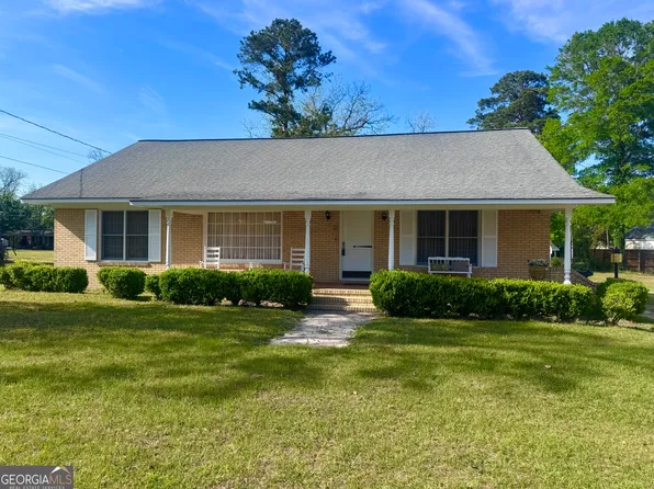 2401 W Elm St, Wrightsville, GA 31096