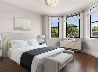 69 Park Dr APT 8, Boston, MA 02215