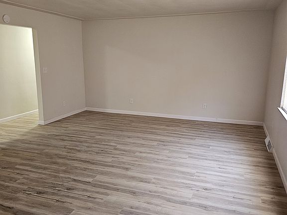 4th image of 32 N 98th St APT 1