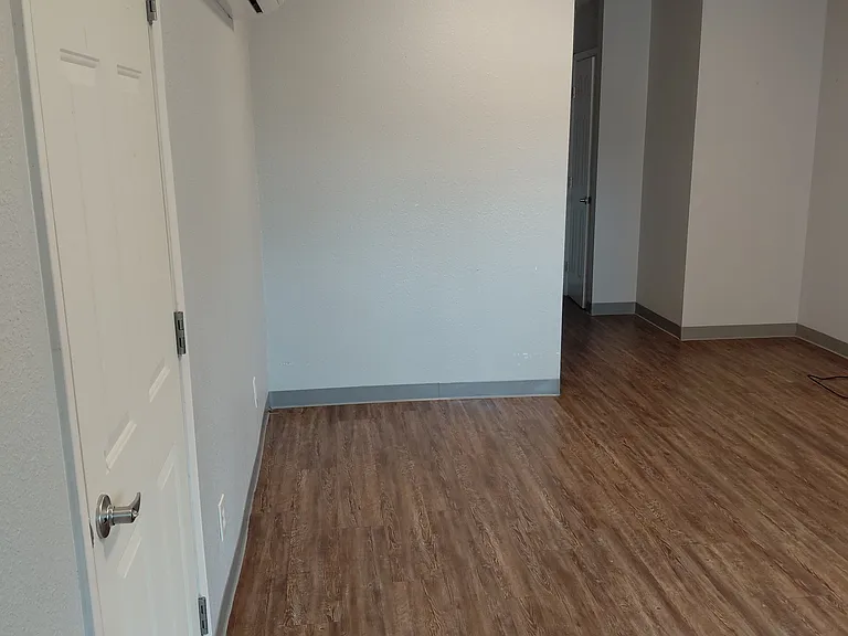Timberwolf Dr — Photo 3