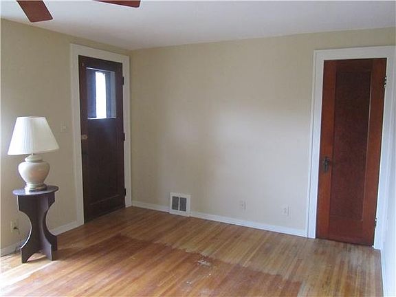 4th image of 53 Hobmoor Ave