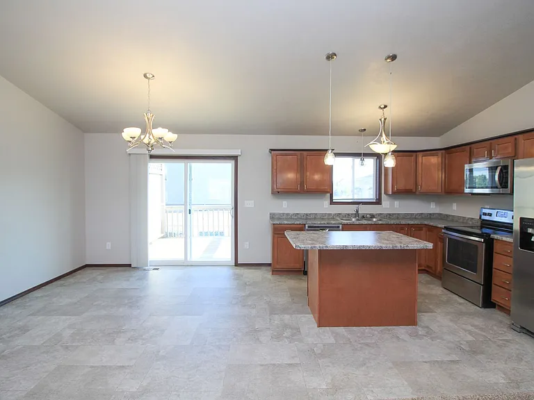 110 Tanner Ct — Photo 4