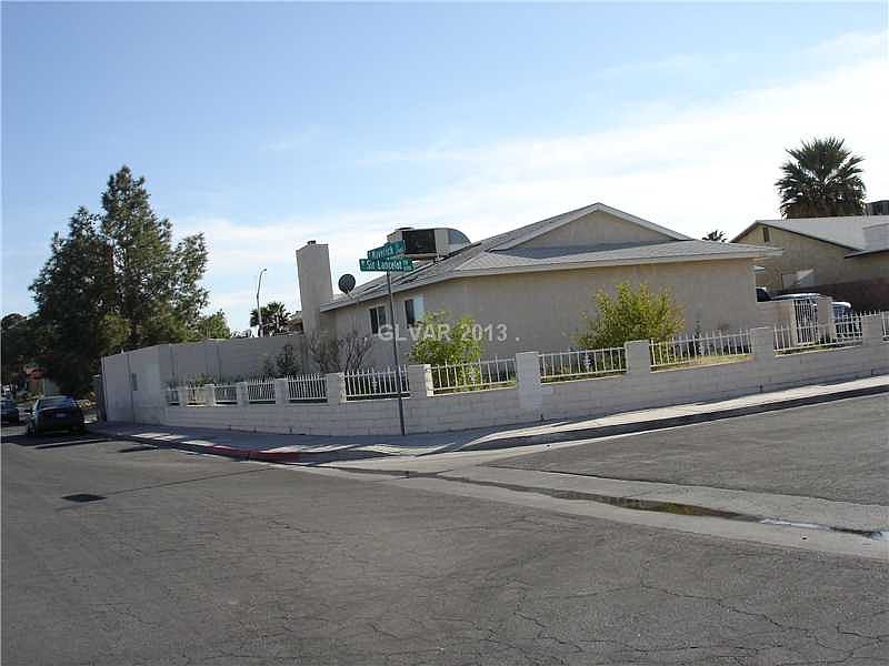 2nd image of 6201 N Sir Lancelot Cir