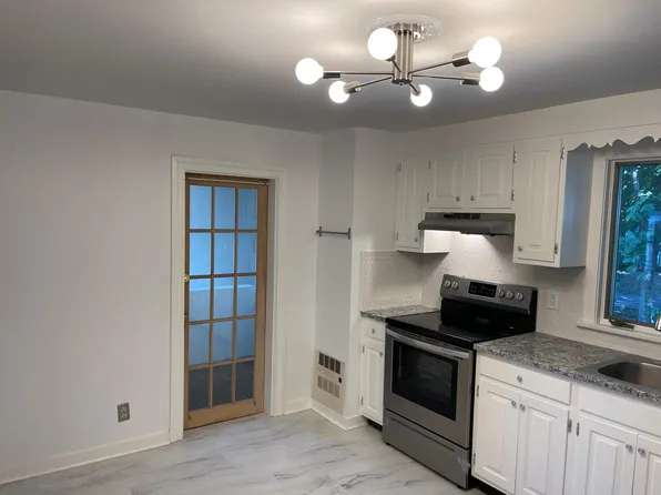 7 Strong St #2, Newburyport, MA 01950