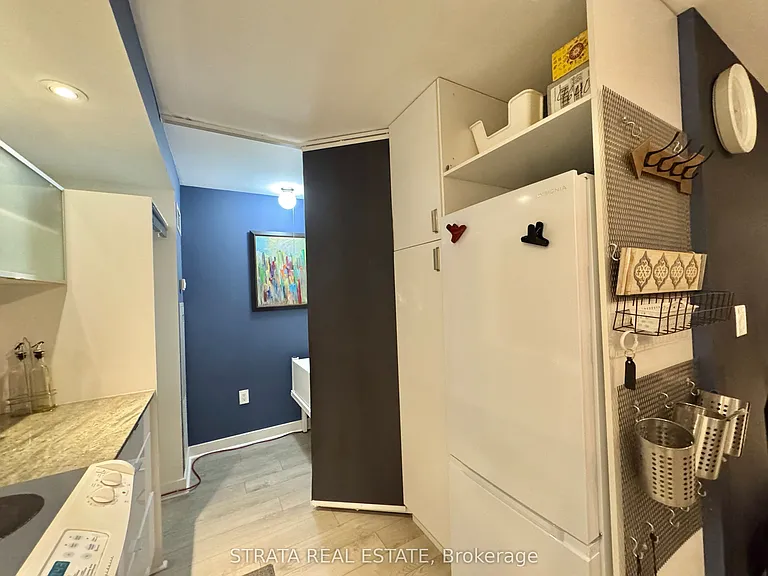 4K Spadina Ave #206 — Photo 4