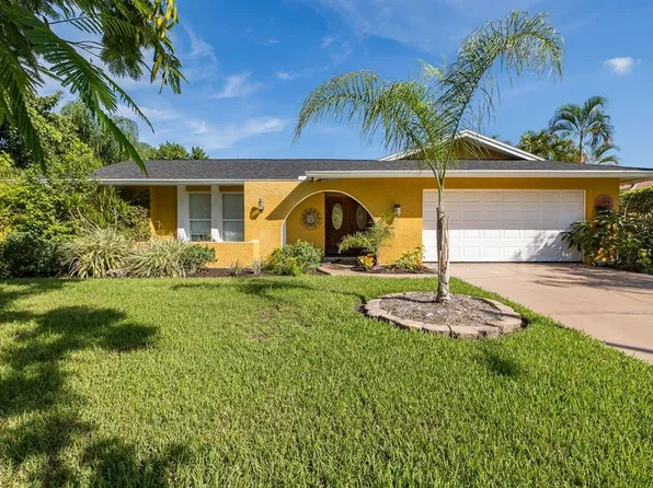 11555 PINE STREET, SEMINOLE, FL 33772