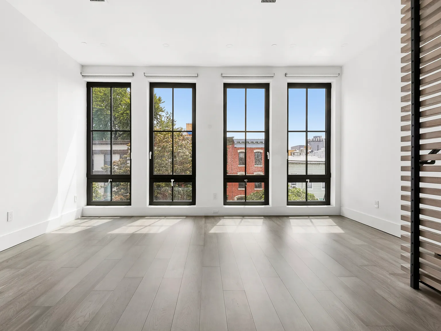 147 14th Street — Photo 2