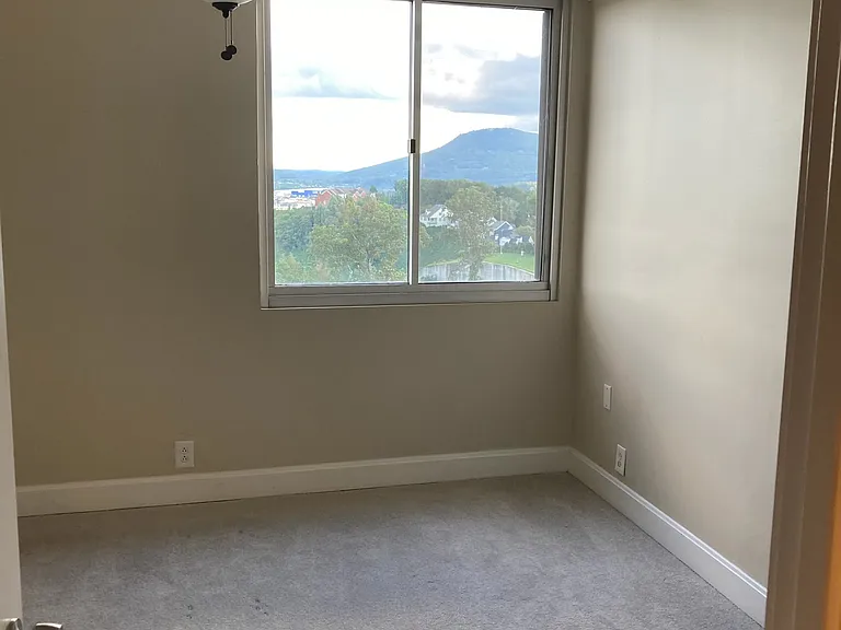 1131 Stringers Ridge Rd #9F — Photo 10