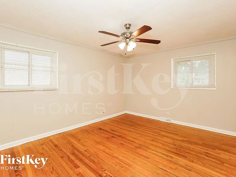 22728 Ridgeway Ave — Photo 15