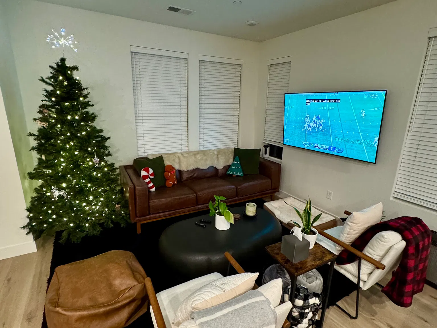 3 bed, 2.5 bath, 1468 sqft, $4,000 — Photo 3