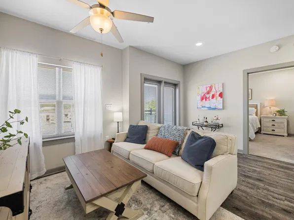782 Riverfront Pkwy #416, Chattanooga, TN 37402