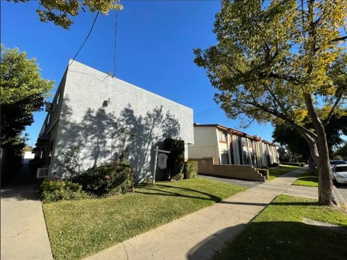 Building Photo - 730 S Chapel Ave
