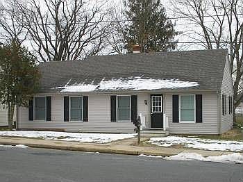 1st image of 211 Windsor Ave