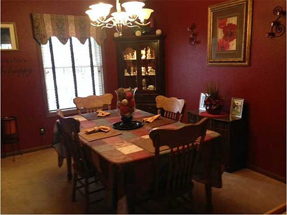 4th image of 1083 Bluejay Dr