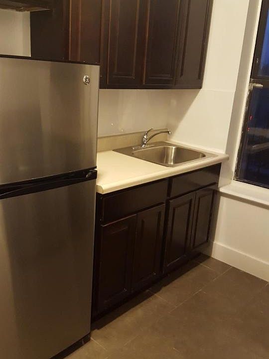 2nd image of 1 E 213th St APT 22