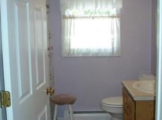 37 Pearly Ln, Gardner, MA 01440