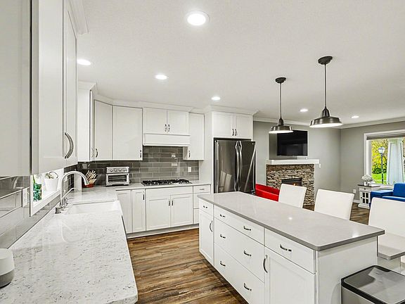 3rd image of 5041 193rd St W