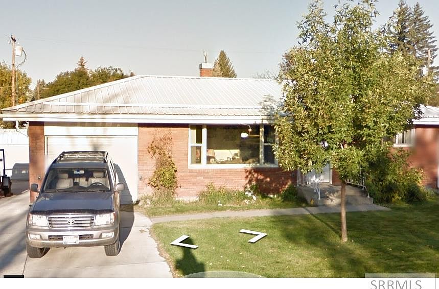 1st image of 779 N Skyline Dr