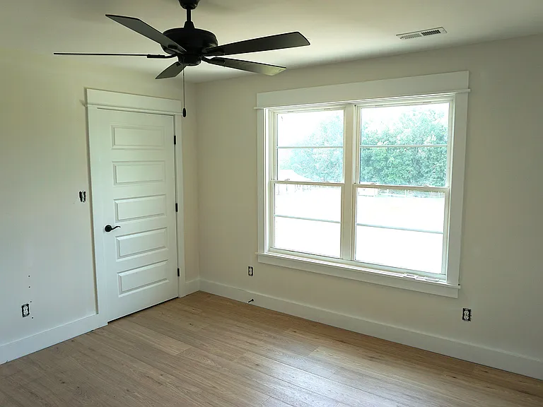 Everett Rd — Photo 6