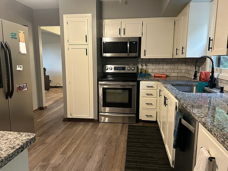 1081 S 16th Ave — Photo 6