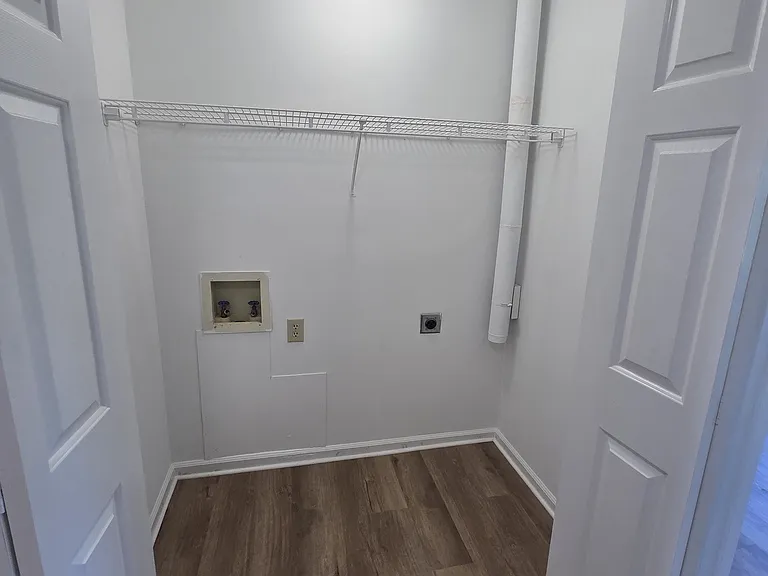 204 Strawberry Ln — Photo 13