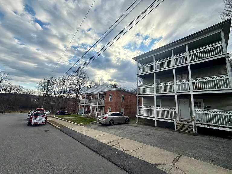 9 Buck St — Photo 16