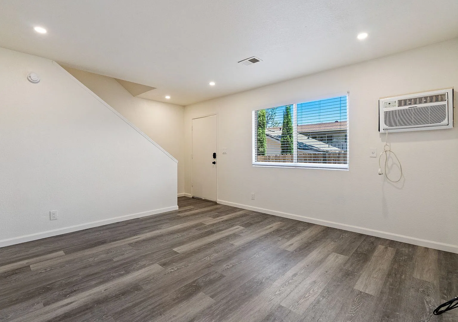 1717 Pine Street — Photo 1