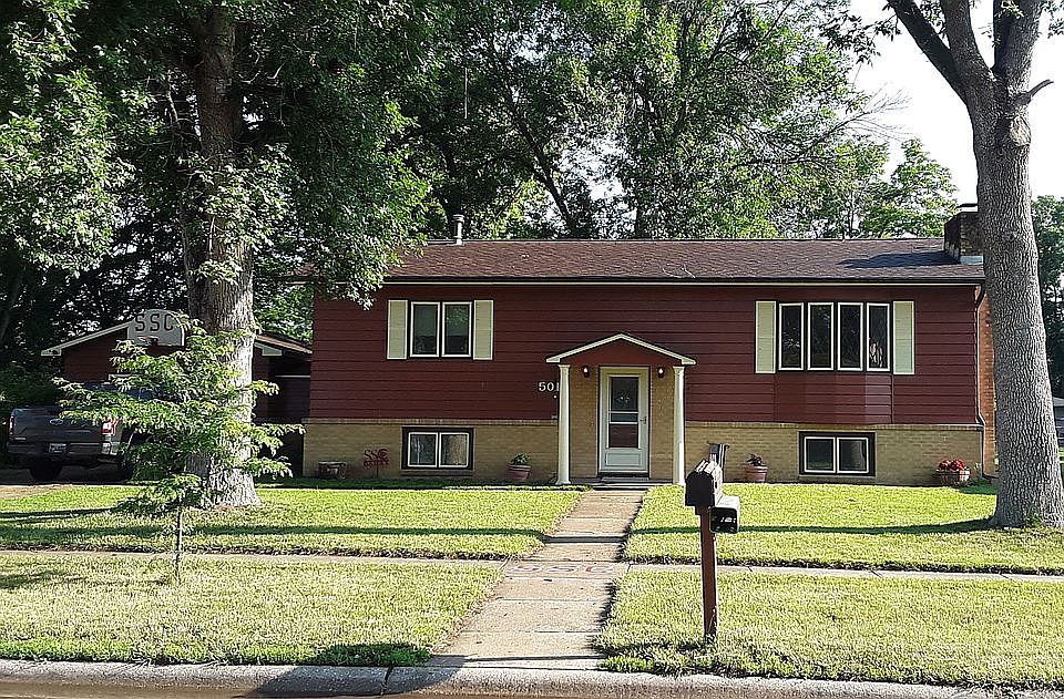 1st image of 501 E 32nd St