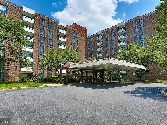 2nd image of 7 Slade Ave APT 405