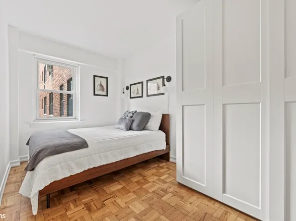 11 Riverside Drive image 6 of 13