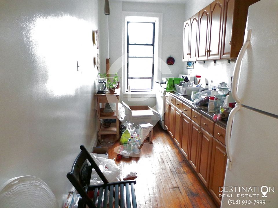 2nd image of 579 40th St
