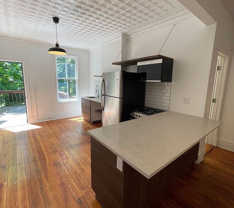 1st image of 21 Benkard Ave #3