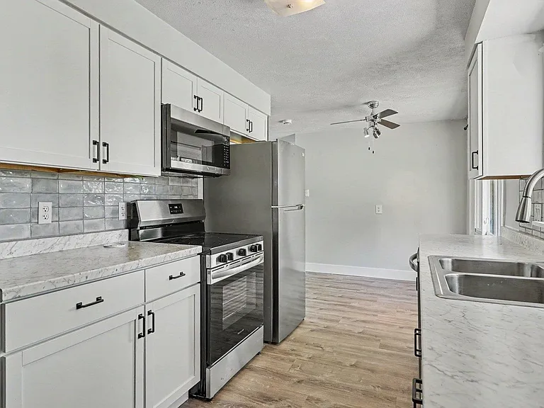 8978 Delwood Dr — Photo 5