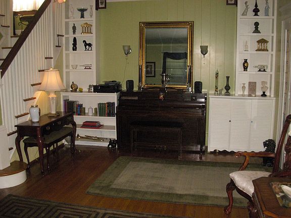 Custom Built-In Cabinetry