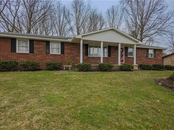 5303 Glenoak Dr NE, Louisville, OH 44641