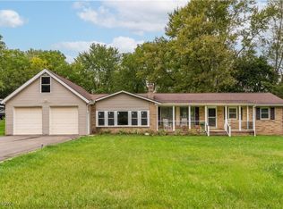 2711 Greenbranch Rd NW, Uniontown, OH 44685