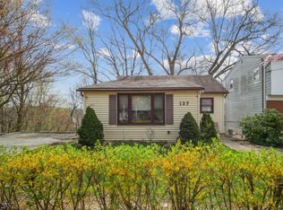 127 Dupont Ave, Hopatcong, NJ 07843