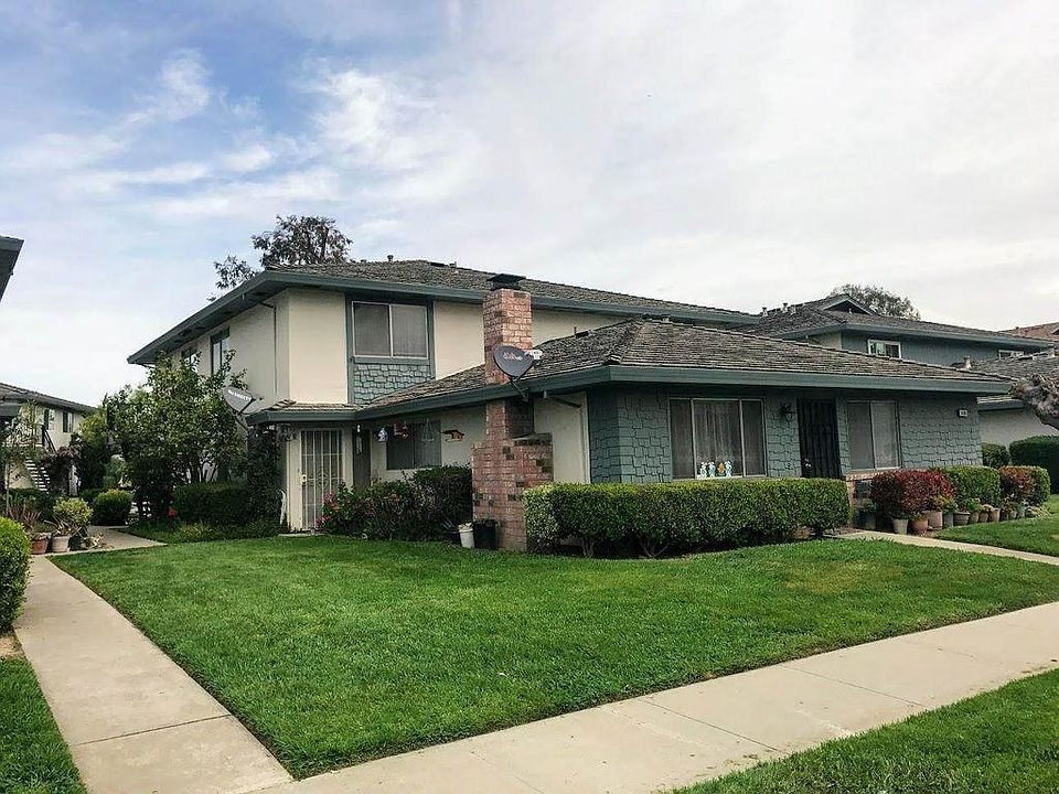 1st image of 5565 Spinnaker Dr APT 4