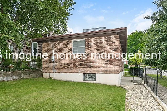 5535 Magnolia Ave — Photo 3