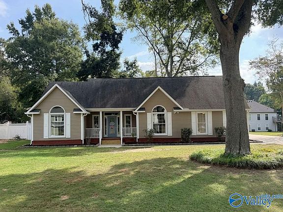2nd image of 509 Mockingbird Ln