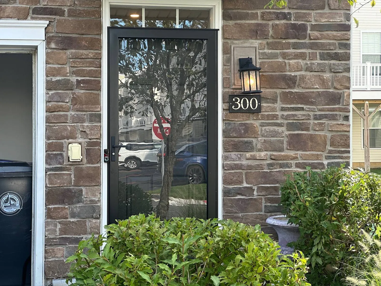 3 bed, 4.0 bath, 1725 sqft, $3,350 — Photo 2