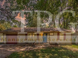 7127 Maple St, Overland Park, KS 66204