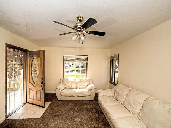4th image of 715 W 10th St