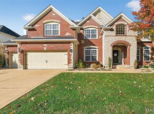 1823 Dover Trace Dr, Fenton, MO 63026