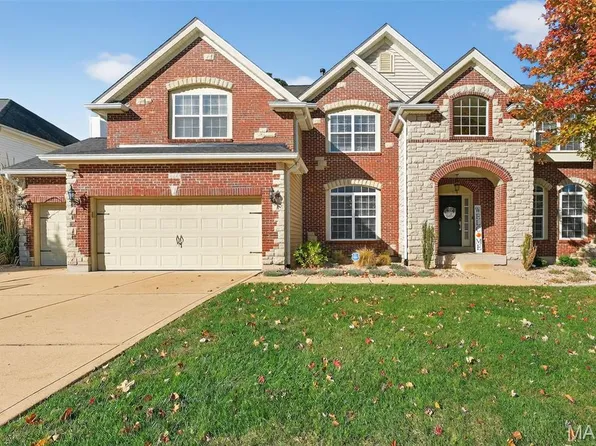 1823 Dover Trace Dr, Fenton, MO 63026