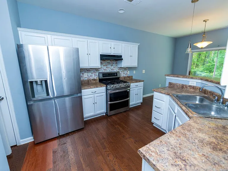 5815 Weddington Dr — Photo 8