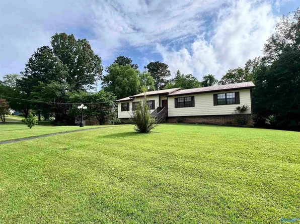 150 Fox Hollies Blvd, Bessemer, AL 35022