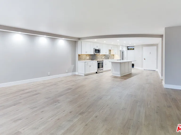 4265 Marina City Dr #415 — Photo 10