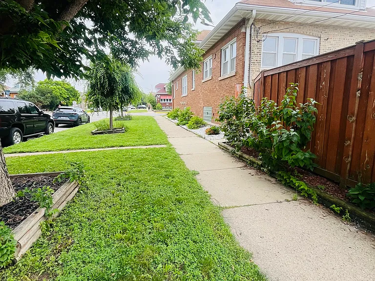1902 East Ave — Photo 4