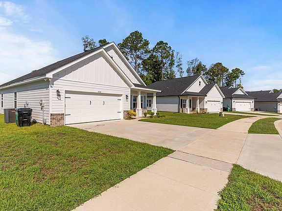 2nd image of 4342 Bottle Brush Ln